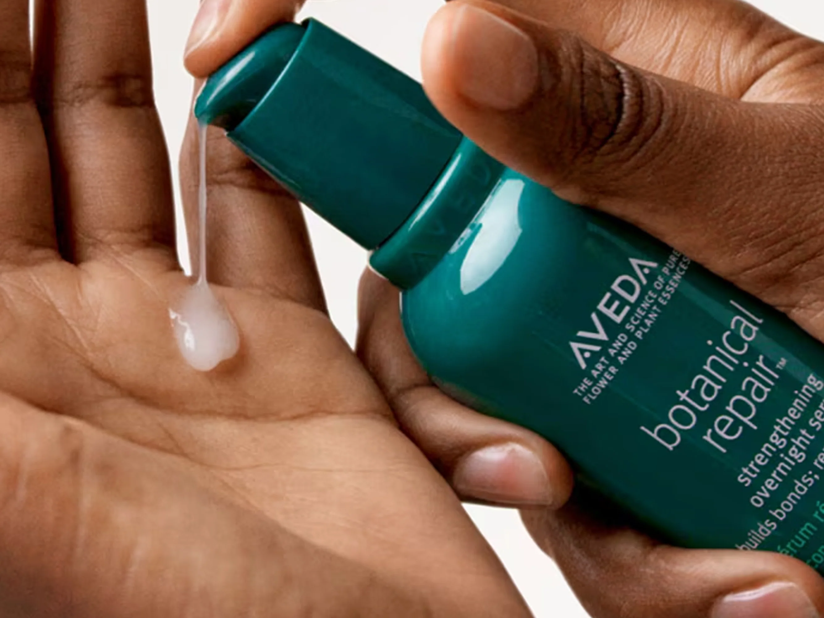 Aveda Botanical Repair Strengthening Overnight Hair Serum - Image 3