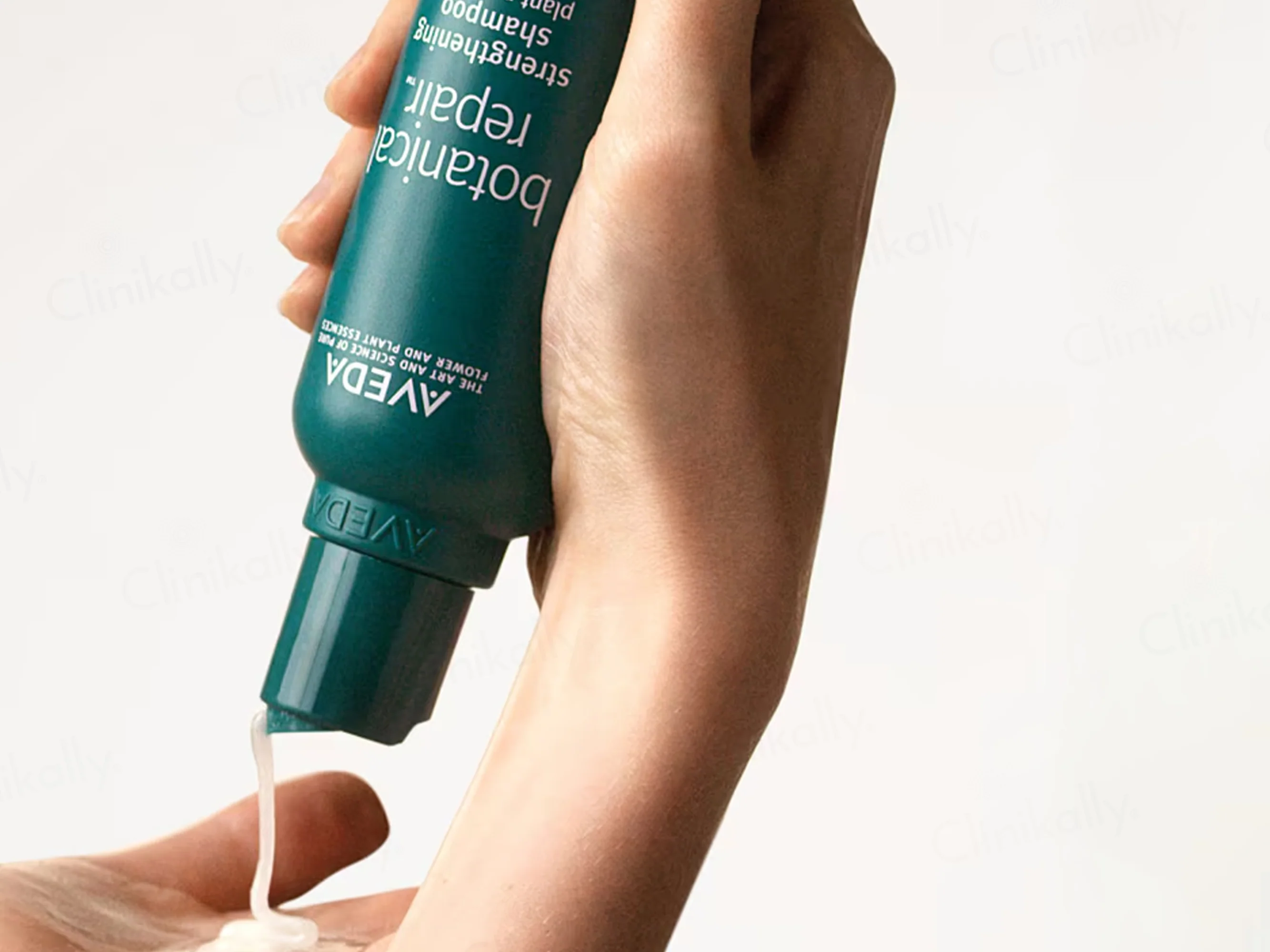 Aveda Botanical Repair Strengthening Shampoo - Image 3