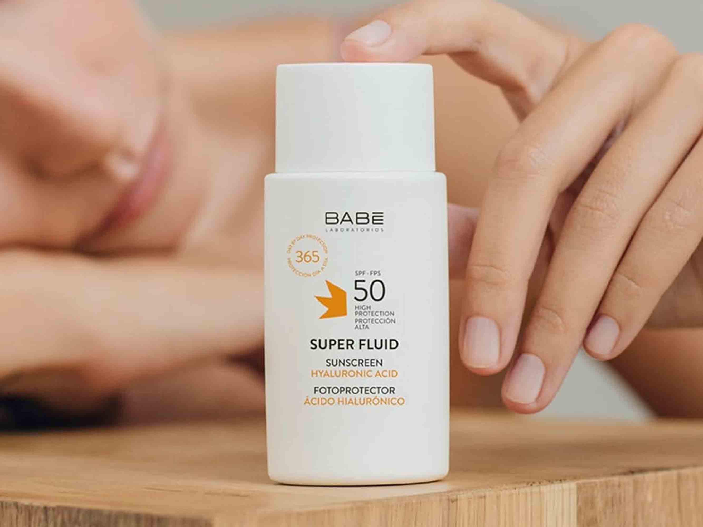 BABE Super Fluid Sunscreen SPF 50 - Image 3