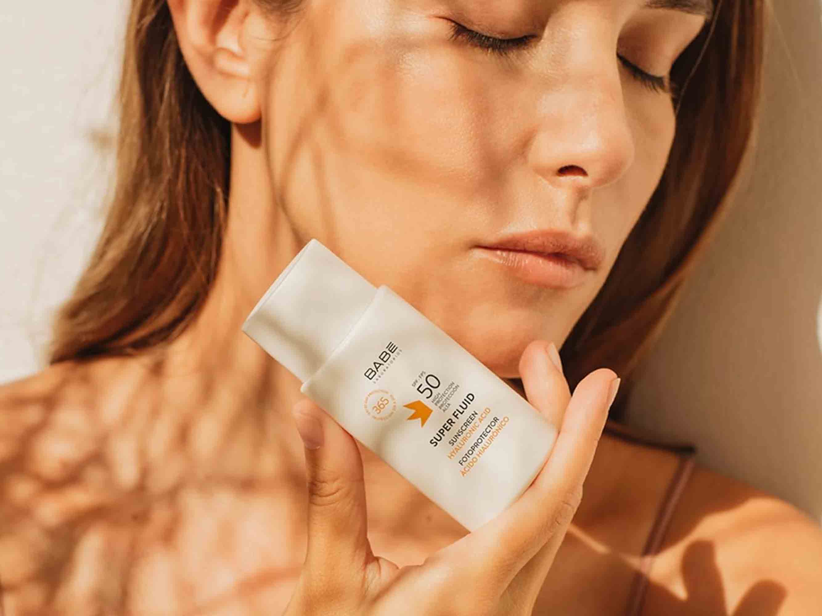 BABE Super Fluid Sunscreen SPF 50 - Image 4