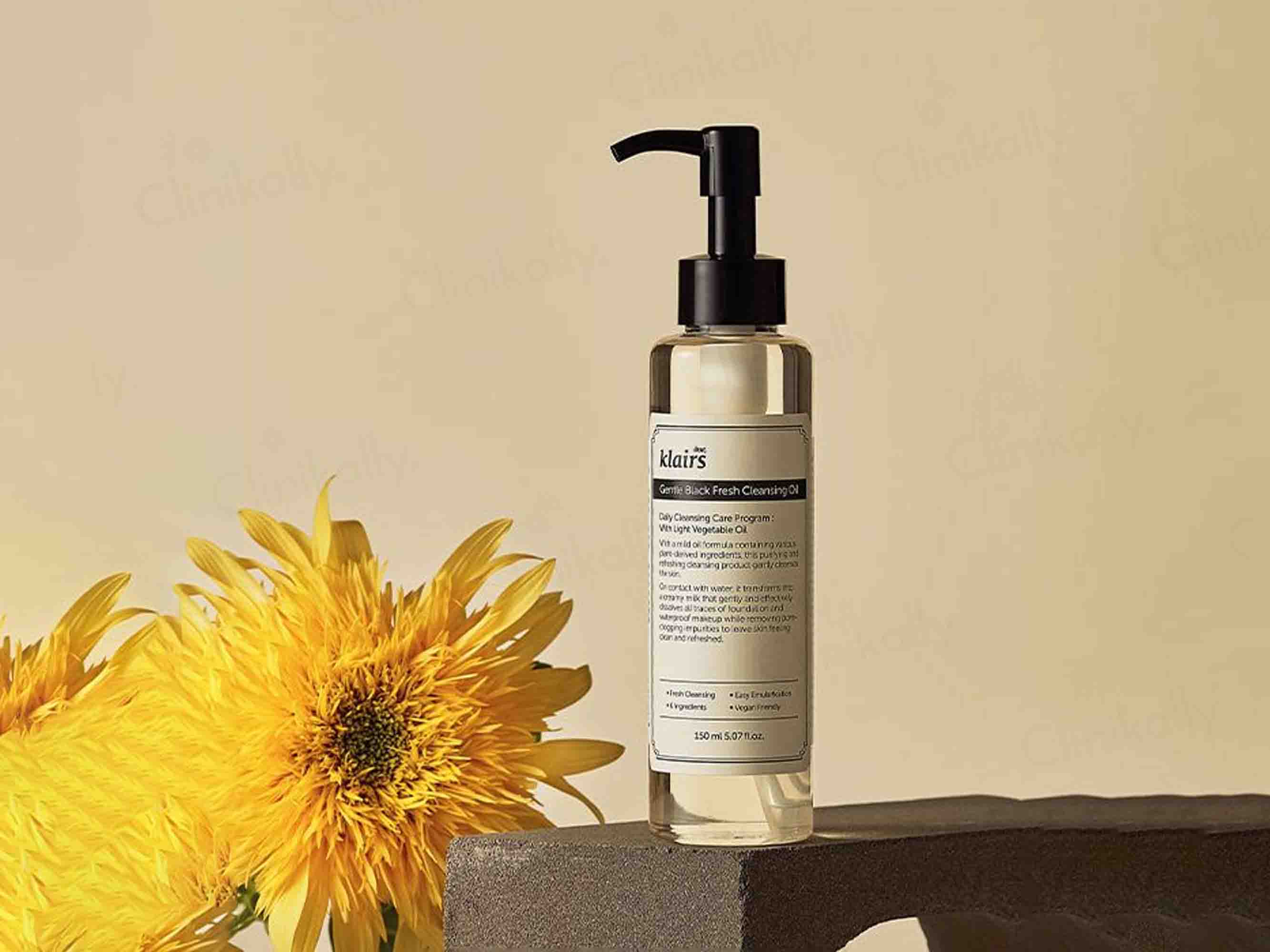 Klairs Gentle Black Fresh Cleansing Oil - Image 2