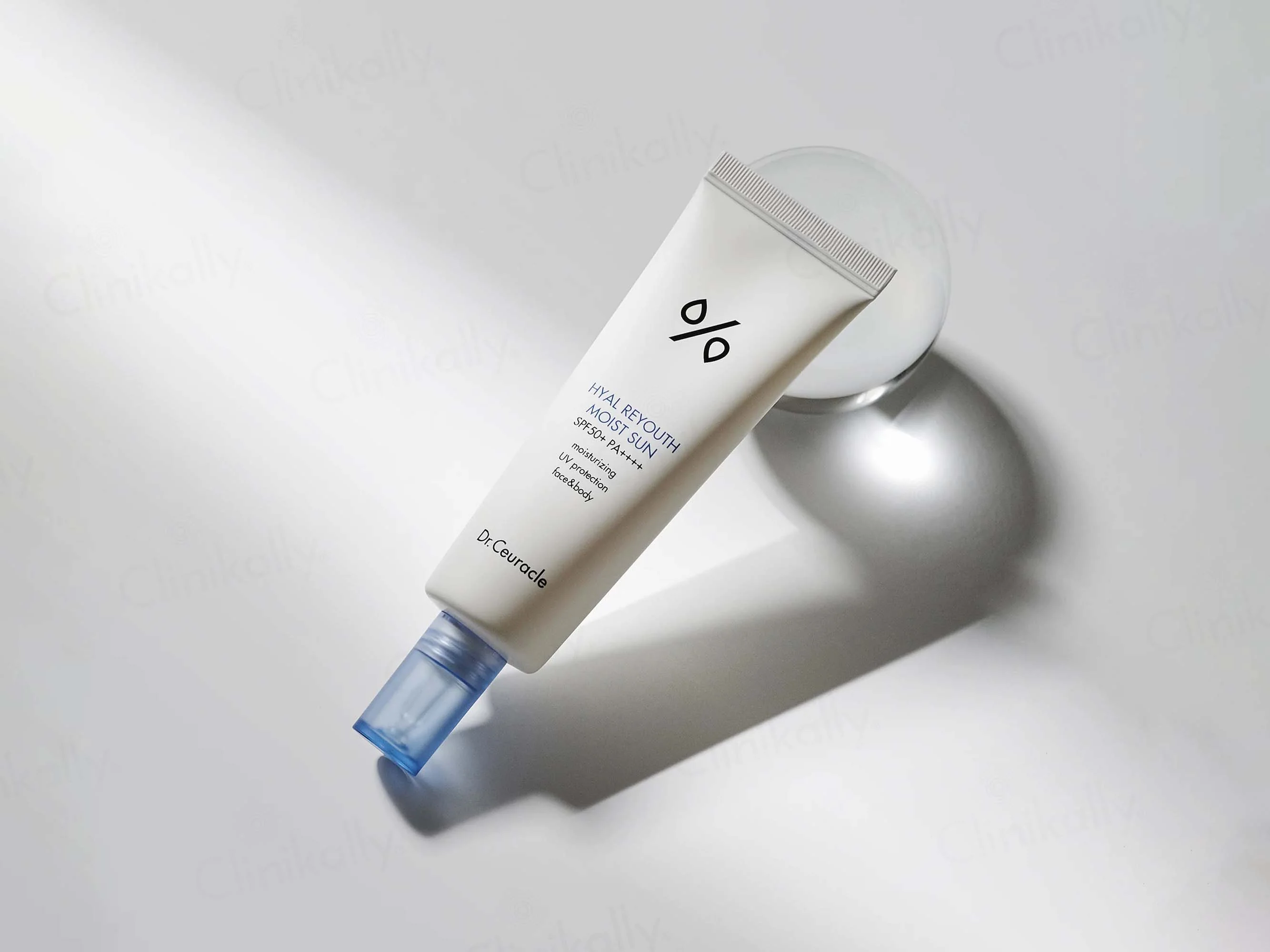 Dr. Ceuracle Hyal Reyouth Moist Sun SPF 50+ PA++++ - Image 2