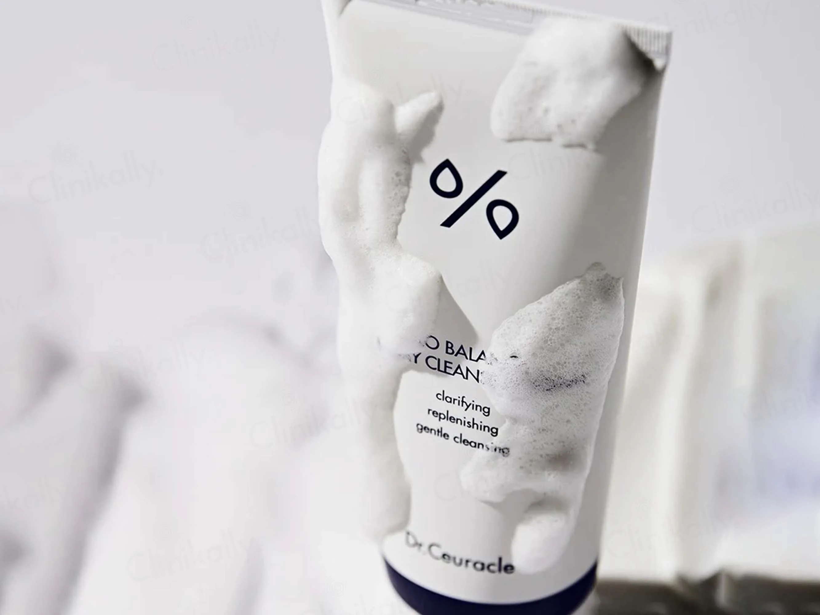 Dr. Ceuracle Pro Balance Creamy Deep Cleansing Foam - Image 4