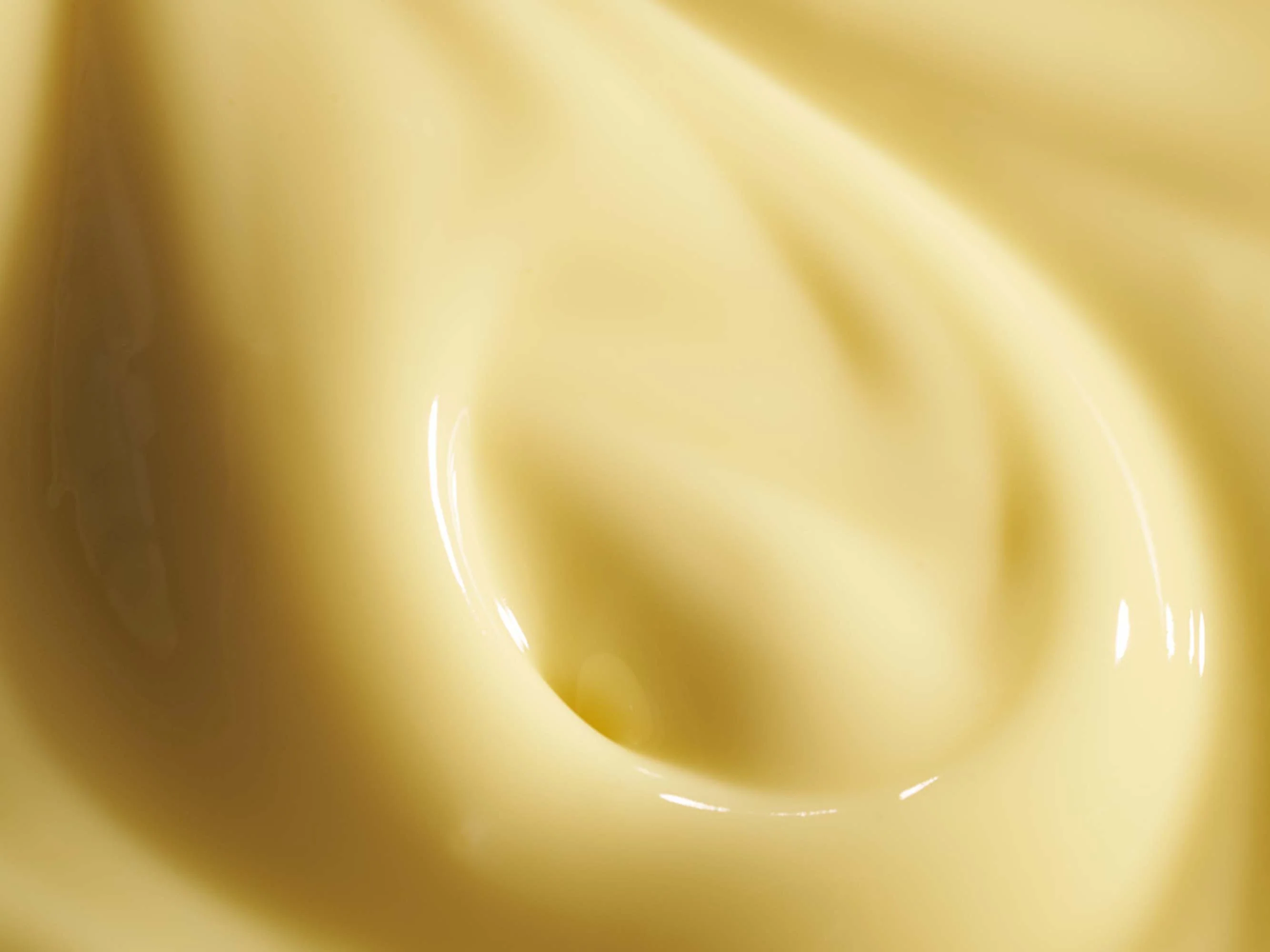 iS Clinical Retinol+ Emulsion 0.3 - Image 3