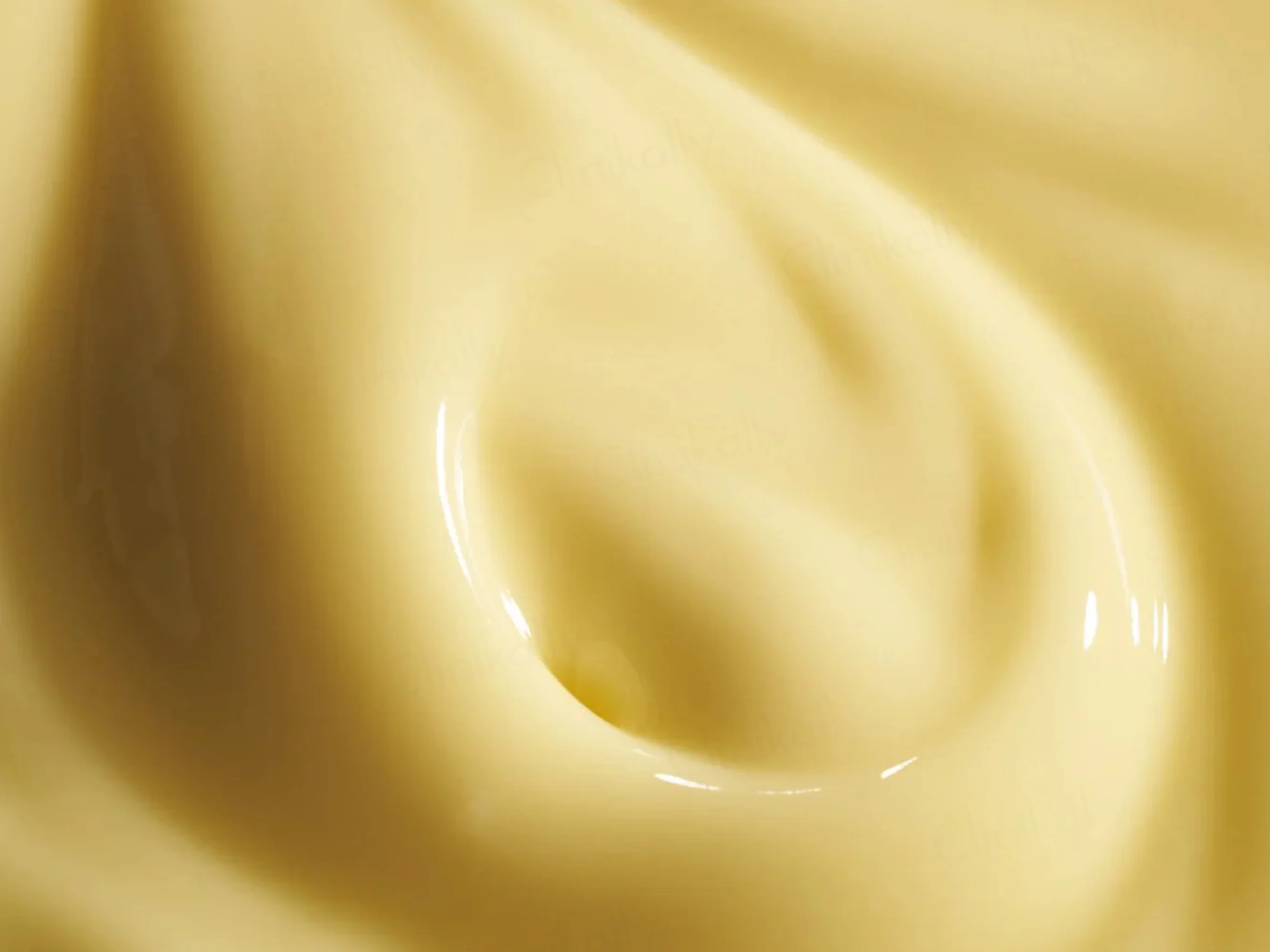 iS Clinical Retinol+ Emulsion 1.0 - Image 3