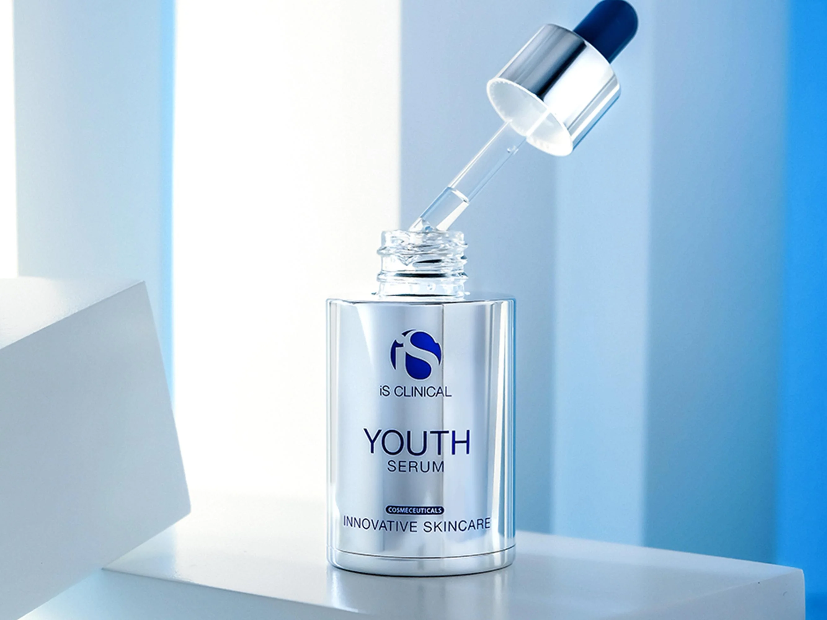 iS Clinical Youth Serum - Image 2