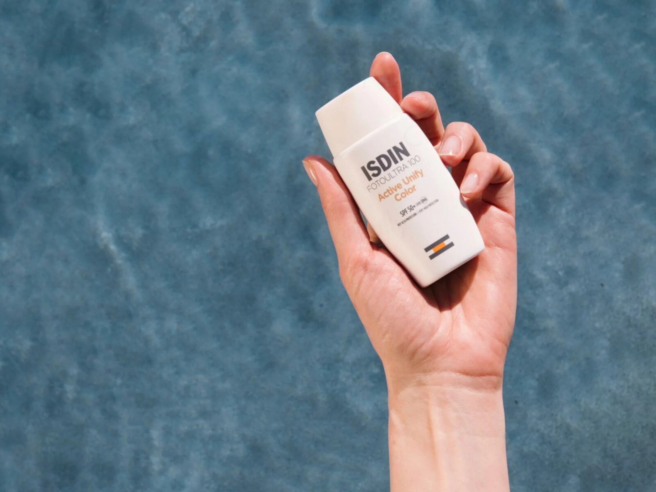 ISDIN Fotoultra 100 Active Unify Color Depigmenting Sunscreen SPF 50+ - Image 4
