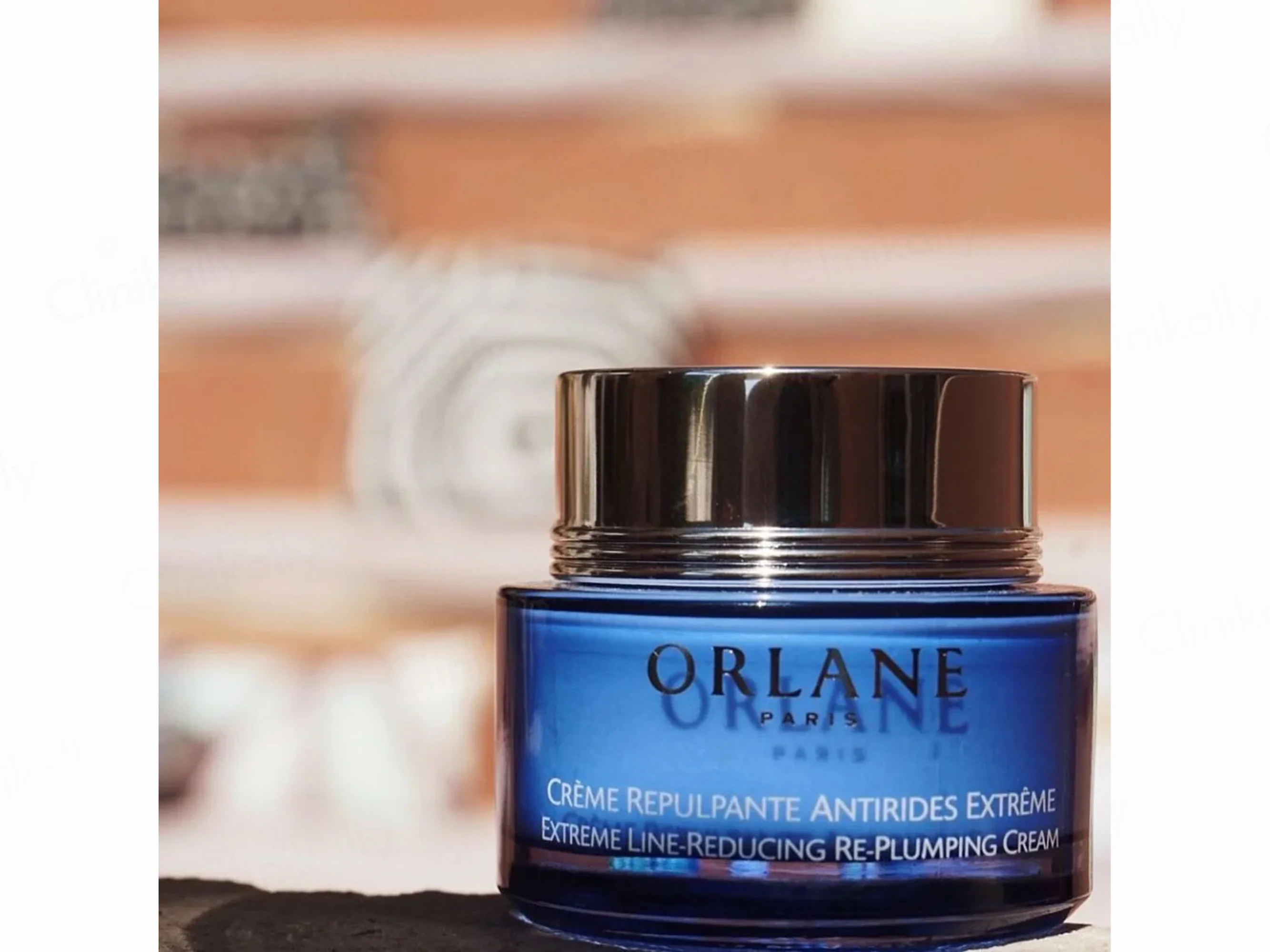 Orlane Paris Extreme Line-Reducing Re-Plumping Cream - Image 4