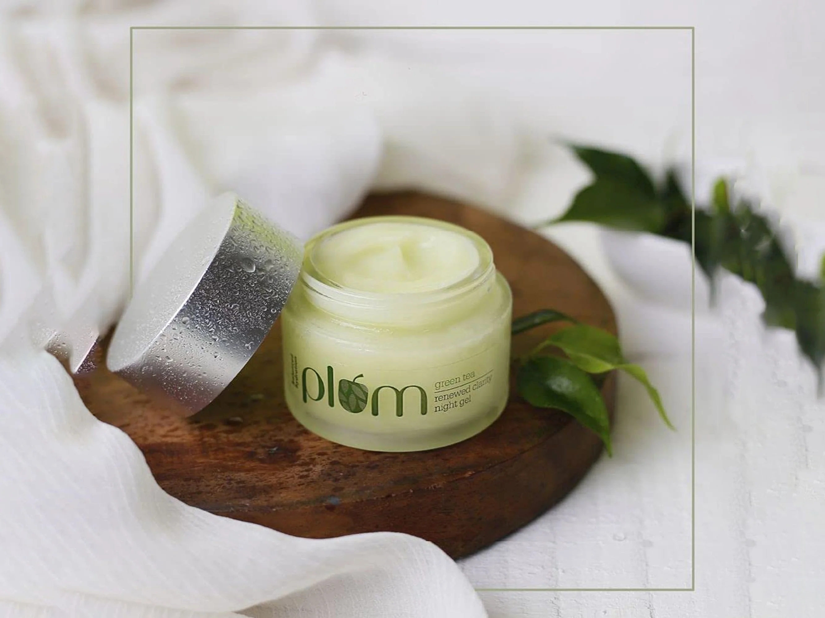 Plum Green Tea Renewed Clarity Night Gel For Balanced Hydration - Image 2