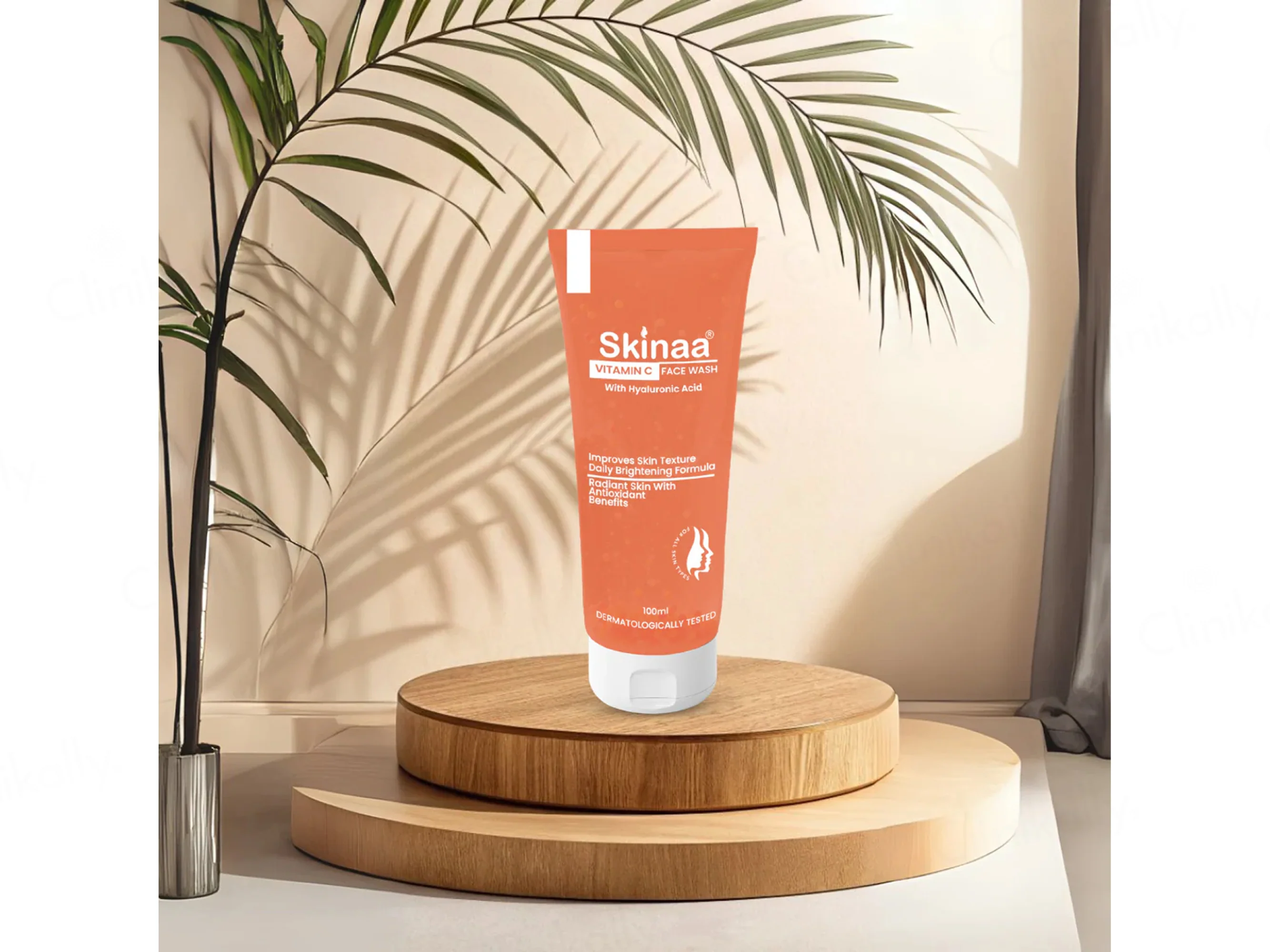 Skinaa Vitamin C & Hyaluronic Acid Brightening Facewash - Image 2