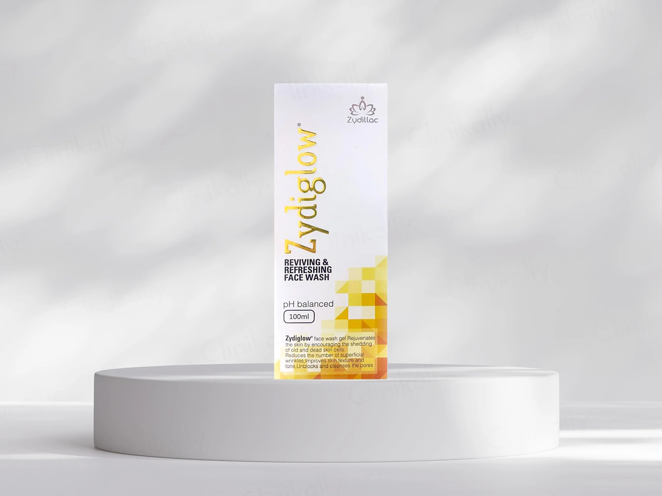 Zydiglow Reviving & Refreshing Face Wash - Image 3